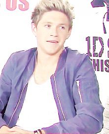 Ktoś : Słyszałem jakieś krzyki w twoim pokoju. Co się działo wczoraj wieczorem z [T.I]?!
Niall :