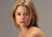 Kobieta z okładki przed retuszem i po nim. Tak media manipulują kobiecym ciałem