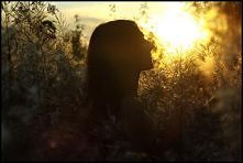 autoportret ze słoneczkiem