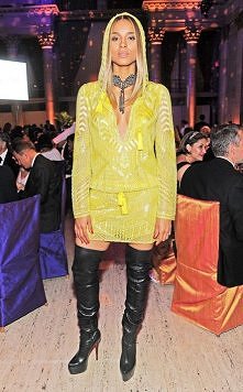 Ciara

Kozaki za kolano - o o nich sądzicie?

Więcej na ModaCafe!