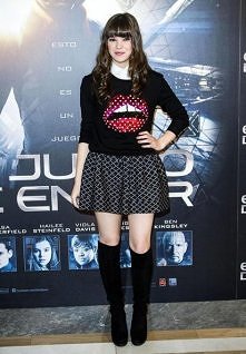 Hailee Steinfeld

Kozaki za kolano - o o nich sądzicie?

Więcej na ModaCafe!