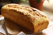 Chleb z prażoną cebulką, pestkami słonecznikiem i pestkami dyni