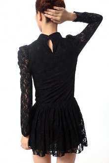 czarna koronkowa sukienka