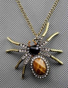 Naszyjnik pająk.
Kliknij w zdjęcie przejdź do sklepu i dowiedz się więcej.