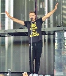 niezły t-shirt liam....