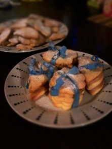 Oto moje świąteczne ciasteczka ! pyszne w swojej prostocie :)

 Składniki:
25 dag mąki pszennej   
1 jajko    
10 dag masła   
12 dag cukru pudru  
1 łyżeczka cukru z prawdziwą ...