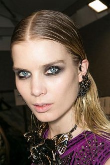 Hair yeah!

Dziesięć trendów tej jesieni, które pomogą uporządkować fryzurę.

Więcej na ModaCafe!