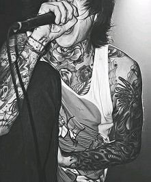 ach te tatuaze... <3