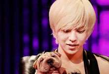 G-Dragon kocha swego psiaka...