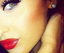 uwielbiam taki kolorek Red ...