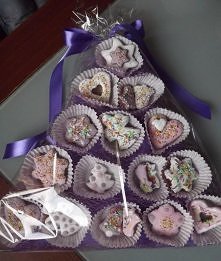 już zapakowany prezent - piernikowa choinka :)