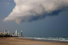 Sztorm nad plażą Surfers Paradise.
Gold Coast, Australia