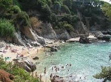 Plaża + morze + słońce = wakacje.