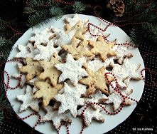 Ciasteczka śnieżynki z białą czekoladą i żurawiną