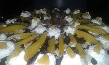 tort brzoskwiniowo migdałowy.