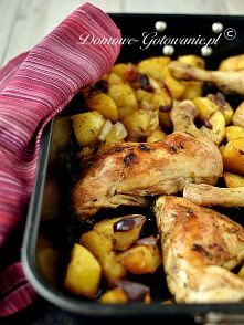 Składniki na 4 porcje:
4 udka z kurczaka
1kg ziemniaków
1 czerwona cebula
80ml oleju roślinnego np. rzepakowego
5 ząbków czosnku
1 łyżeczka słodkiej papryki w proszku
2 łyżeczki...