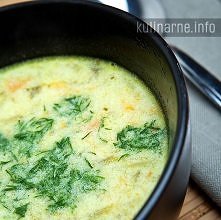 Zupa ogórkowa
Składniki
1 litr bulionu drobiowego
5 ziemniaków
1 marchewka
100 ml kwaśnej śmietany
1 łyżka mąki
4 ogórki kiszone
pietruszka
koperek
sól, pieprz
Wykonanie
Ziemnia...