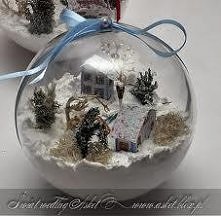 Bombka:)
piękna, świąteczna bombka. 
Bardzo ładnie będzie się komponować wśród innych ozdób Bożonarodzeniowych!!!