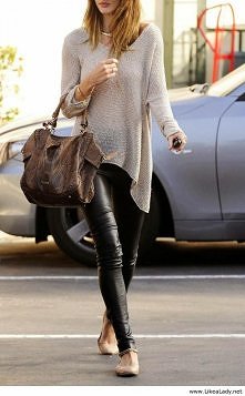 outfit: sweterek + leginsy