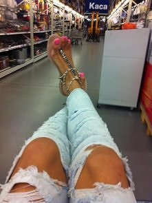 podobają mi się i spodnie i buty <3