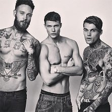 Panowie z tatuażami