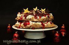 Bezowy torcik z żurawinami i czekoladą