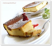 Puszysty sernik z bakaliami na herbatnikach

(przepis po kliknięciu w zdjęcie)