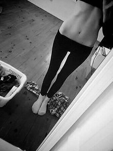 chce taki brzuszek :) .... robie rano: aerobiczna 6 Weidera, ćwiczenia na nogi (aplikacja ze sklepu androida) + 50 superbrzuszkow  a  wieczorem: 50 superbrzuszkow czy to da jaki...