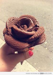 Lody różyczki w wafelku :)