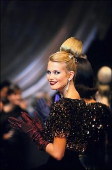 Claudia Schiffer on the runway for Christian Dior haute couture, Fall/Winter 1996/1997.