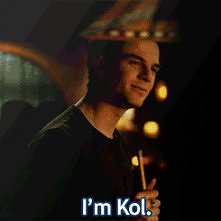 Rebekah: Idźcie, przez ten dom przewija się wystarczająco duża liczba mężczyzn.
Kol: Zupełnie jak przez ciebie, Bekah.