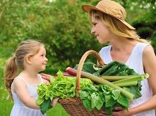 Jedzenie w genach?
Od urodzenia jedzenie jest mocno związane z emocjami, a potem wzmacniamy ten pierwotny przekaz, bo towarzyszy wszystkim ważnym chwilom w życiu [po więcej klik...