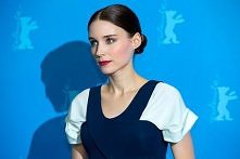 20 najlepiej ubranych kobiet wg Vogue!

Rooney Mara

Specyficzna uroda wymaga równie specyficznej oprawy, o którą aktorka z zapałem dba, pielęgnując oryginalność.

Więcej na Mod...