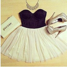 gorsetowa sukieneczka i zło...