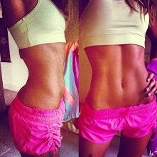 Jaki śliczny brzuszek!*_*