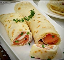 Roladki z łososia z białym serkiem