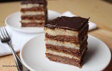 Miodownik kakaowy z kaszą manną