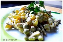 Sałatka z pieczarkami i makaronem- zapraszam na blog "Taste Eat"