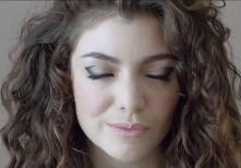 Śliczne oczy *.* :Lorde - Royals
