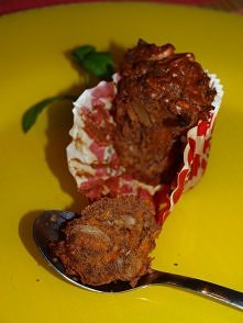 Mufinki marchewkowe :

Kto powiedział, ze wszystko co warte grzechu musi być niezdrowe i ociekać w kcal? Ja w swojej kuchni przerabiam ulubione desery i łakocie na wersje fit.

...