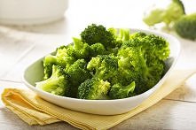 Brokuły:
- są szczególnie bogate w potas, fosfor, wapń, żelazo i chrom 
- posiadają właściwości antyrakowe
-zawierają w sobie bardzo dużo witaminy C i potasu, które pomagają nas...