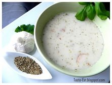 Żurek na zakwasie z otrębów owsianych- przepis znajduje się na blogu kulinarnym "Taste Eat"