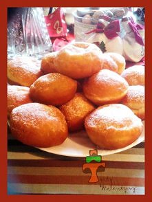 W źródle przepis na pyszne domowe pączki!