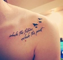 napis połączony z ptaszkami