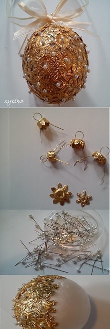 moje diy.... bombka zrobiona z zawieszek po bombkach, które wykorzystałam do zrobienia wieńca bożonarodzeniowego - nic się nie zmarnowało :)