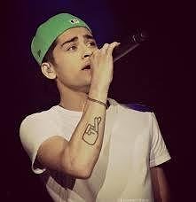 Uwielbiam jego tatuaże *_*