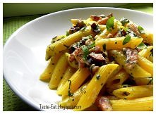 Serowy makaron w ziołach- jeszcze szybciej:)- przepis znajduje się na blogu kulinarnym "Taste Eat"