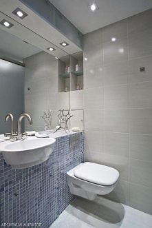 schowki w małej łazience