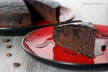 CIASTO CZEKOLADOWE Z LIKIEREM KAHLUA W SYROPIE KAWOWO-CYNAMONOWYM