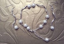 delikatny komplecik z pereł...